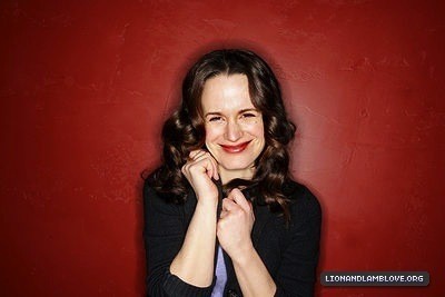 Elizabeth-in-the-Bing-Lounge-S